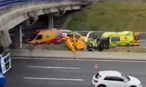 Helikopter jatuh di jalan raya Spanyol karena angin kencang?