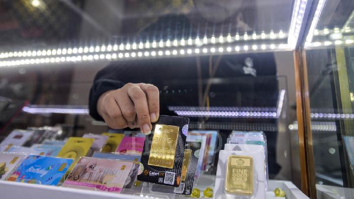 Turun, harga emas Antham hari ini Rp 1.093.000 per gram.